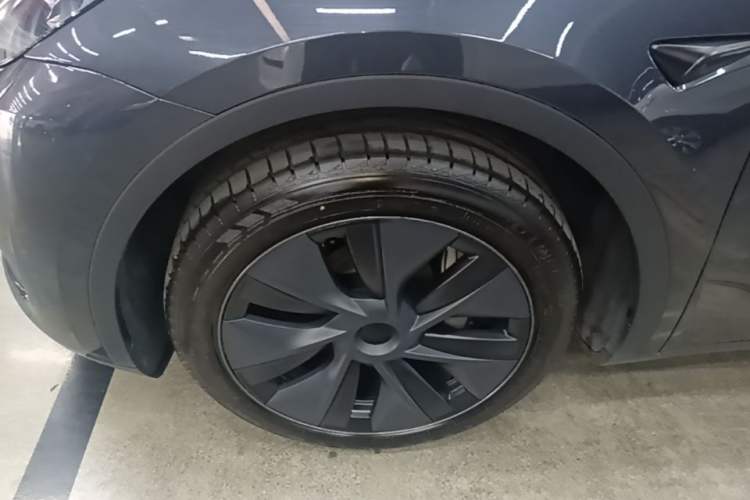 Used Tesla Model Y 2024 Rear-Wheel-Drive Version Left Front Wheel Hub