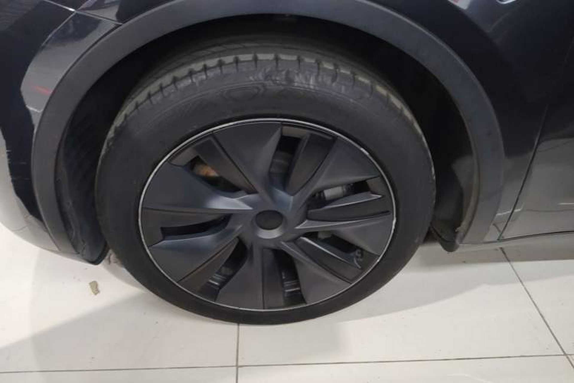 Used Tesla Model Y 2024 Rear-Wheel-Drive Version Left Front Wheel Hub