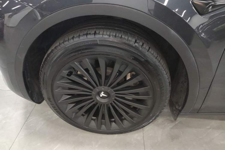 Used Tesla Model Y 2024 Rear-Wheel-Drive Version Left Front Wheel Hub
