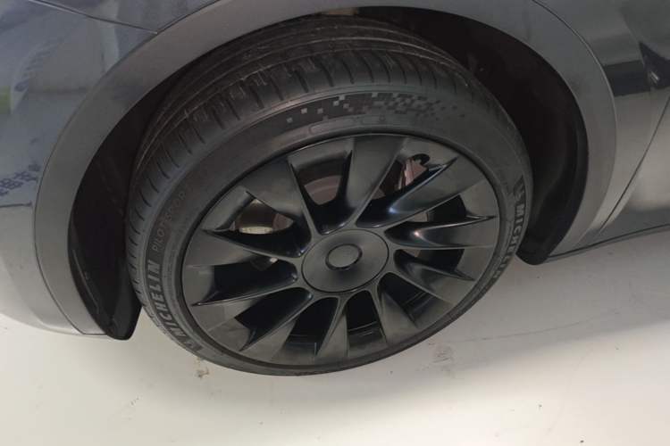 Used Tesla Model Y 2024 Rear-Wheel-Drive Version Left Front Wheel Hub