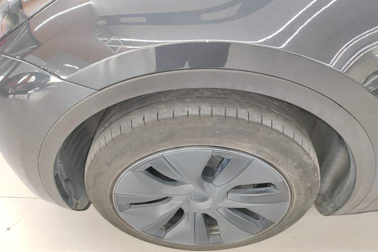 Used Tesla Model Y 2024 Rear-Wheel-Drive Version Left Front Wheel Hub