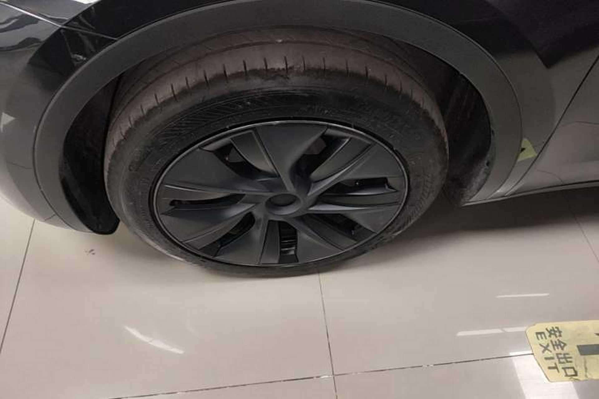 Used Tesla Model Y 2024 Rear-Wheel-Drive Version Left Front Wheel Hub