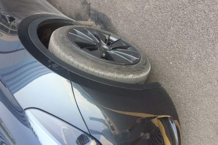 Used Tesla Model Y 2024 Rear-Wheel-Drive Version Left Front Wheel Hub
