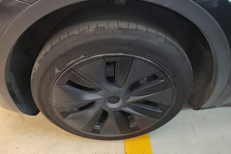 Used Tesla Model Y 2024 Rear-Wheel-Drive Version Left Front Wheel Hub