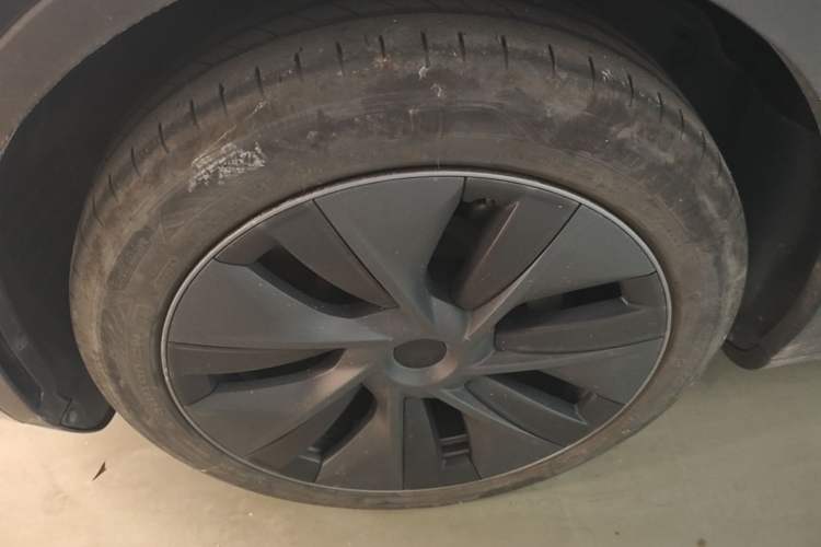 Used Tesla Model Y 2024 Rear-Wheel-Drive Version Left Front Wheel Hub
