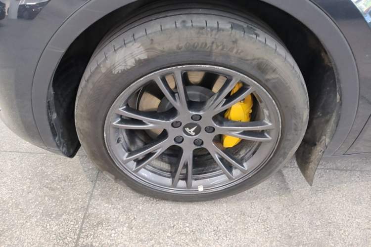 Used Tesla Model Y 2024 Rear-Wheel-Drive Version Left Front Wheel Hub