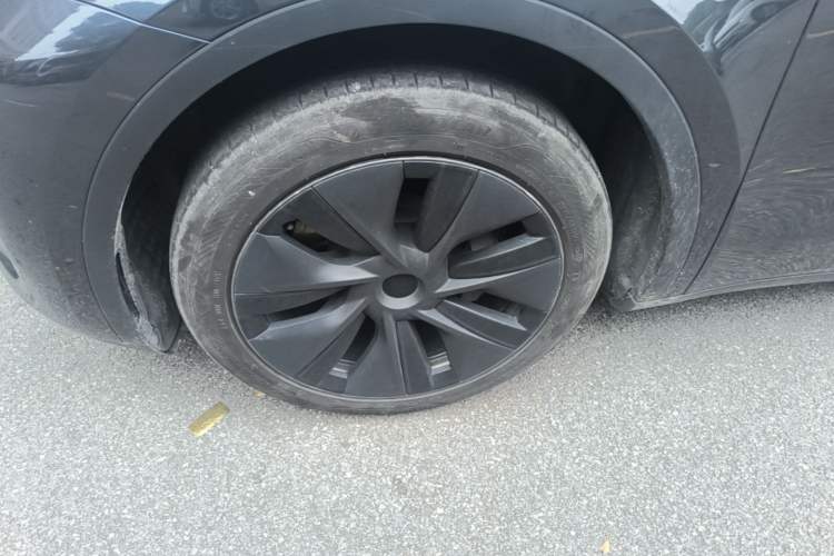 Used Tesla Model Y 2024 Rear-Wheel-Drive Version Left Front Wheel Hub