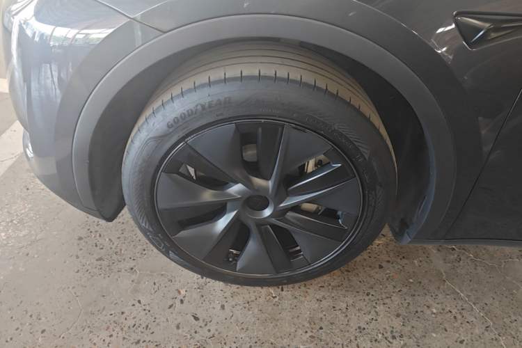 Used Tesla Model Y 2024 Rear-Wheel-Drive Version Left Front Wheel Hub