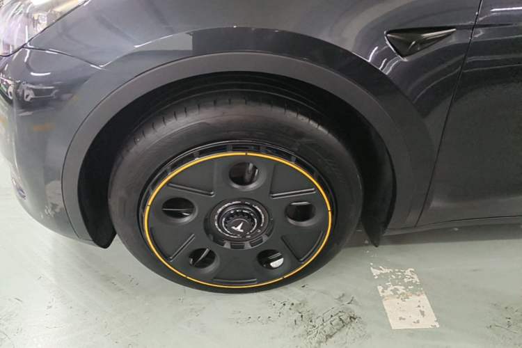 Used Tesla Model Y 2024 Rear-Wheel-Drive Version Left Front Wheel Hub