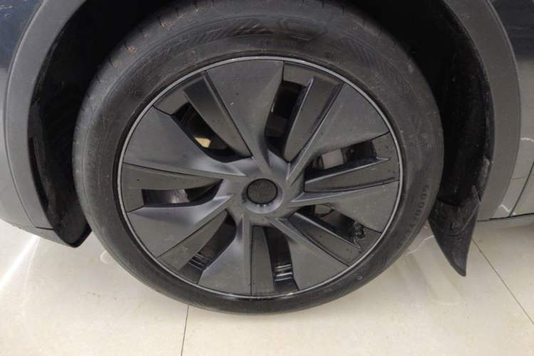Used Tesla Model Y 2024 Rear-Wheel-Drive Version Left Front Wheel Hub