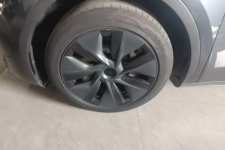Used Tesla Model Y 2024 Rear-Wheel-Drive Version Left Front Wheel Hub