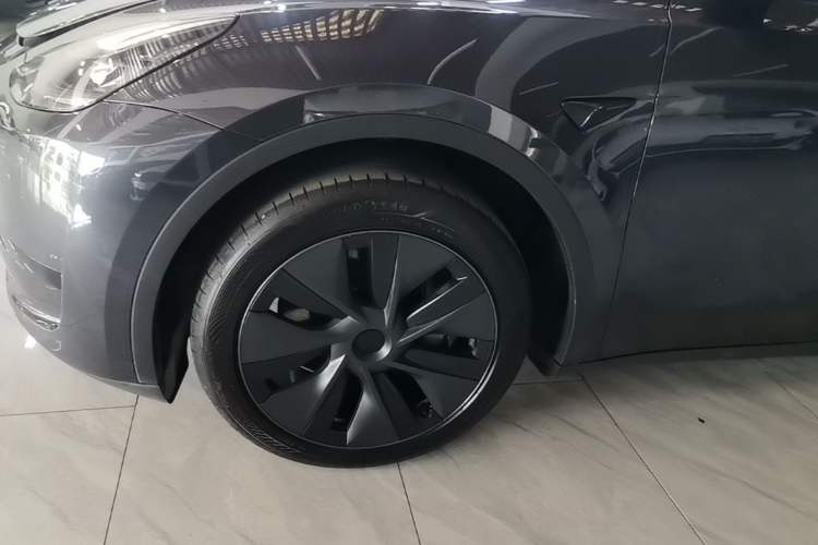 Used Tesla Model Y 2024 Rear-Wheel-Drive Version Left Front Wheel Hub