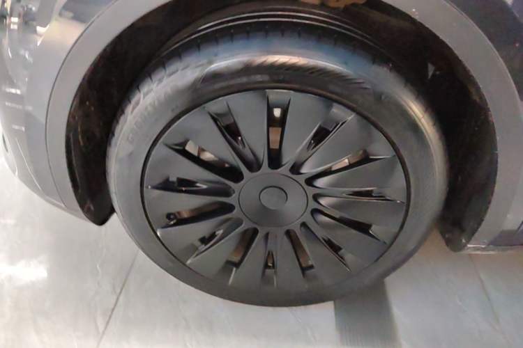 Used Tesla Model Y 2024 Rear-Wheel-Drive Version Left Front Wheel Hub