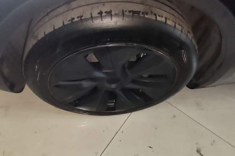 Used Tesla Model Y 2024 Rear-Wheel-Drive Version Left Front Wheel Hub