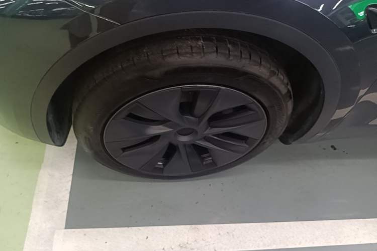 Used Tesla Model Y 2024 Rear-Wheel-Drive Version Left Front Wheel Hub