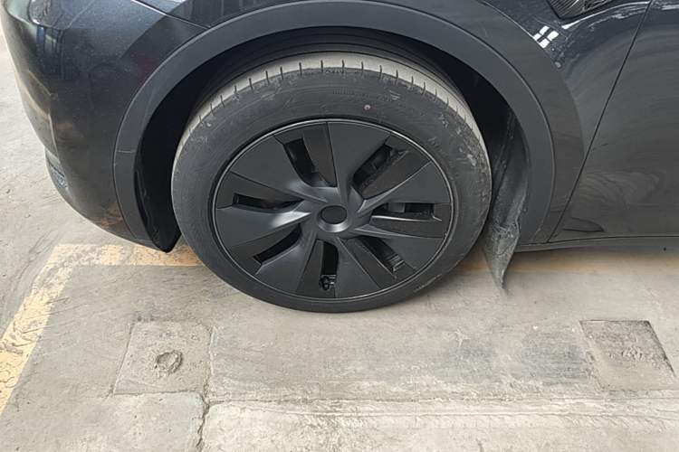 Used Tesla Model Y 2024 Rear-Wheel-Drive Version Left Front Wheel Hub