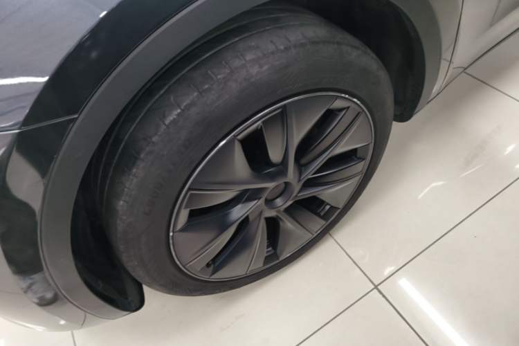 Used Tesla Model Y 2024 Rear-Wheel-Drive Version Left Front Wheel Hub