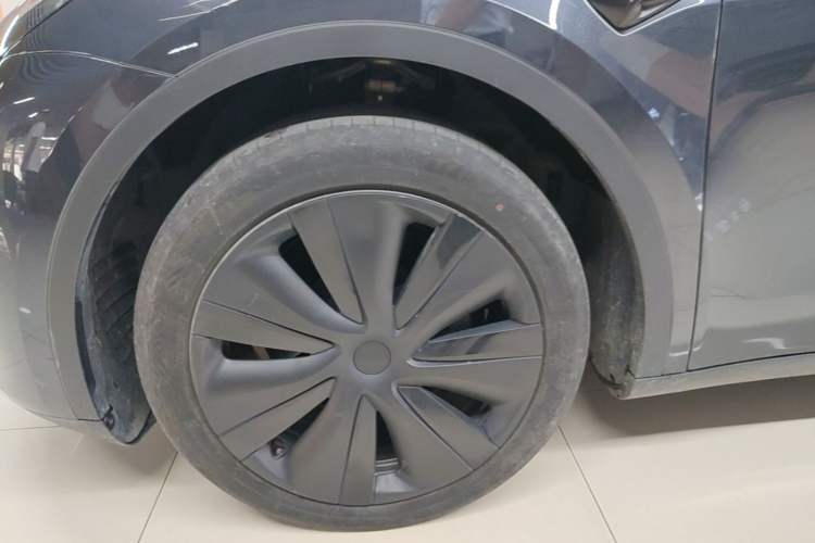 Used Tesla Model Y 2024 Rear-Wheel-Drive Version Left Front Wheel Hub