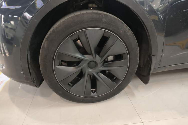 Used Tesla Model Y 2024 Rear-Wheel-Drive Version Left Front Wheel Hub