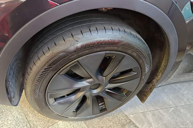 Used Tesla Model Y 2024 Rear-Wheel-Drive Version Left Front Wheel Hub