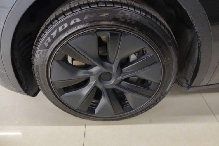 Used Tesla Model Y 2024 Rear-Wheel-Drive Version Left Front Wheel Hub