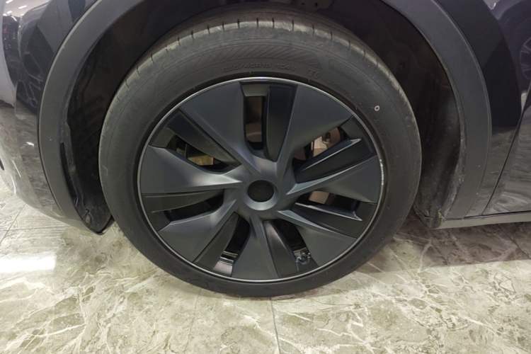Used Tesla Model Y 2024 Rear-Wheel-Drive Version Left Front Wheel Hub