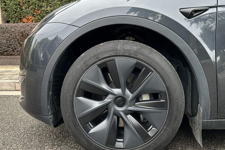 Used Tesla Model Y 2024 Rear-Wheel-Drive Version Left Front Wheel Hub