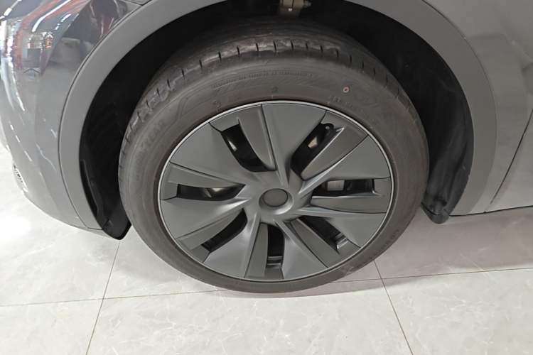 Used Tesla Model Y 2024 Rear-Wheel-Drive Version Left Front Wheel Hub