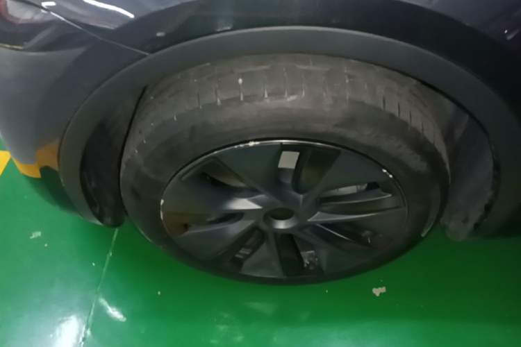 Used Tesla Model Y 2024 Rear-Wheel-Drive Version Left Front Wheel Hub