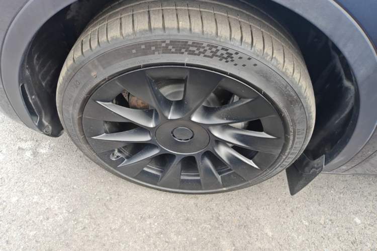 Used Tesla Model Y 2024 Rear-Wheel-Drive Version Left Front Wheel Hub