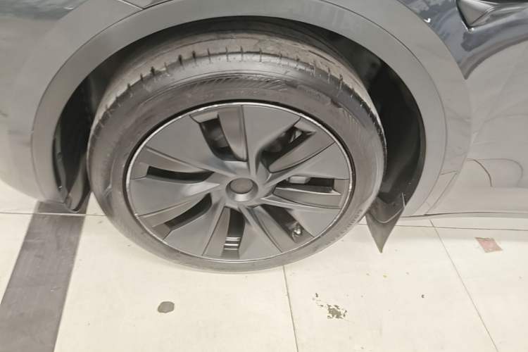 Used Tesla Model Y 2024 Rear-Wheel-Drive Version Left Front Wheel Hub
