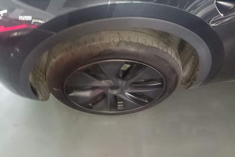 Used Tesla Model Y 2024 Rear-Wheel-Drive Version Left Front Wheel Hub