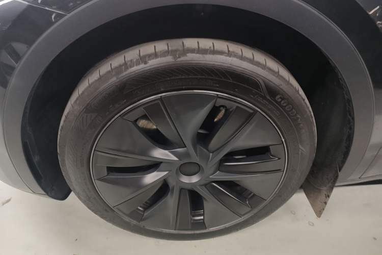 Used Tesla Model Y 2024 Rear-Wheel-Drive Version Left Front Wheel Hub