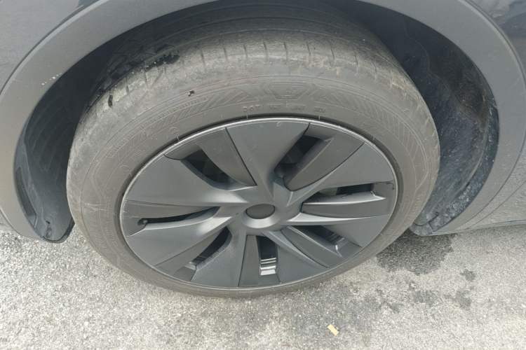 Used Tesla Model Y 2024 Rear-Wheel-Drive Version Left Front Wheel Hub
