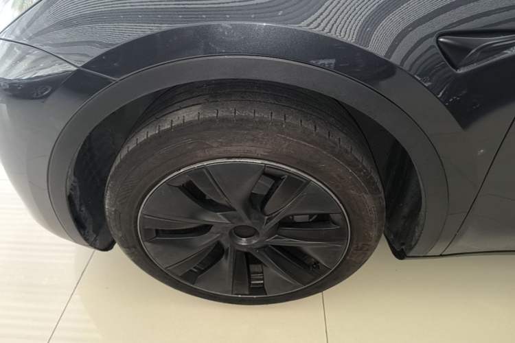 Used Tesla Model Y 2024 Rear-Wheel-Drive Version Left Front Wheel Hub