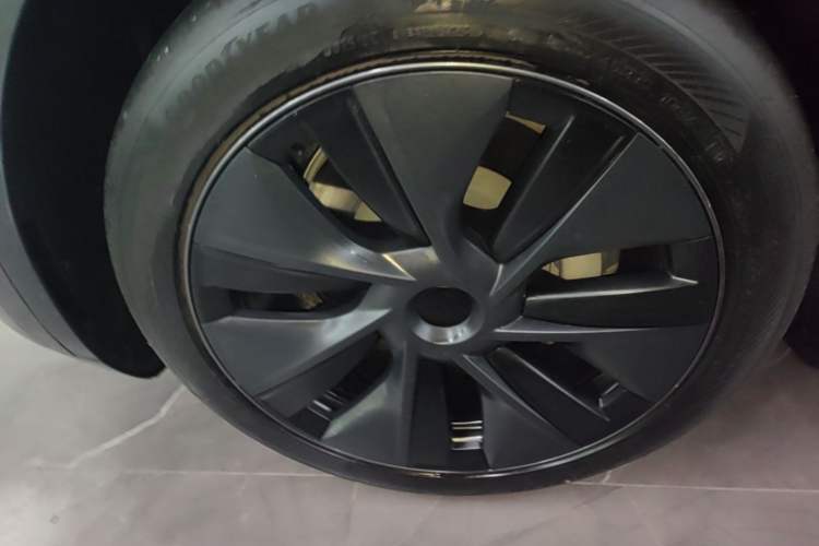 Used Tesla Model Y 2024 Rear-Wheel-Drive Version Left Front Wheel Hub