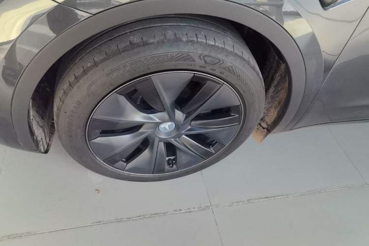 Used Tesla Model Y 2024 Rear-Wheel-Drive Version Left Front Wheel Hub