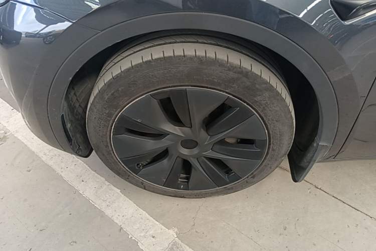 Used Tesla Model Y 2024 Rear-Wheel-Drive Version Left Front Wheel Hub