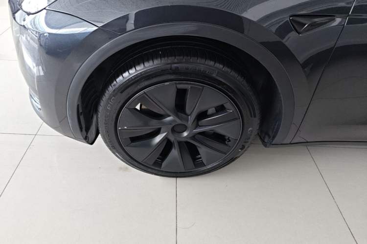 Used Tesla Model Y 2024 Rear-Wheel-Drive Version Left Front Wheel Hub
