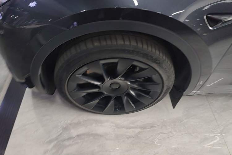 Used Tesla Model Y 2024 Rear-Wheel-Drive Version Left Front Wheel Hub
