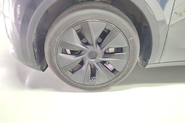 Used Tesla Model Y 2024 Rear-Wheel-Drive Version Left Front Wheel Hub