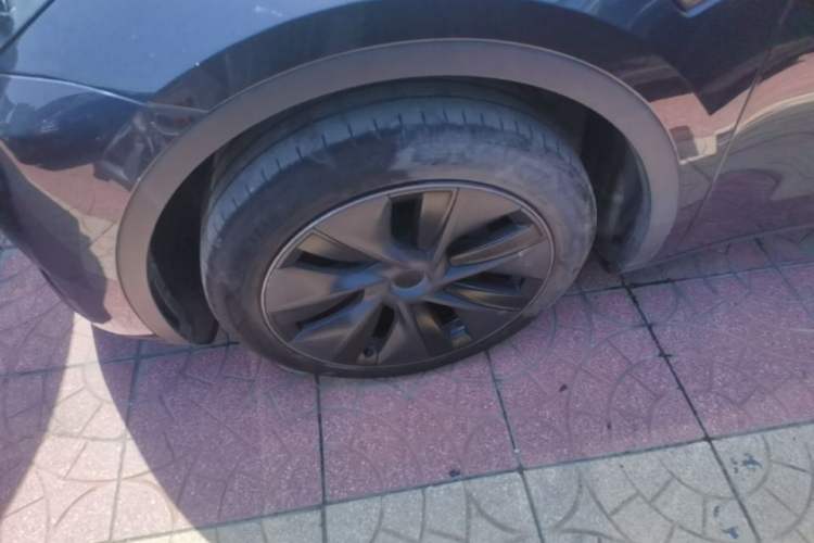 Used Tesla Model Y 2024 Rear-Wheel-Drive Version Left Front Wheel Hub