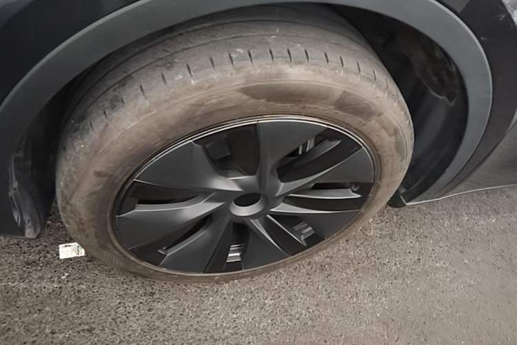 Used Tesla Model Y 2024 Rear-Wheel-Drive Version Left Front Wheel Hub