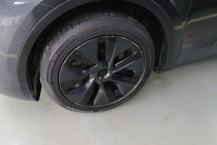 Used Tesla Model Y 2024 Rear-Wheel-Drive Version Left Front Wheel Hub