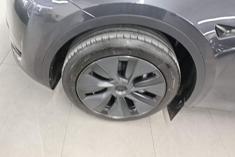 Used Tesla Model Y 2024 Rear-Wheel-Drive Version Left Front Wheel Hub
