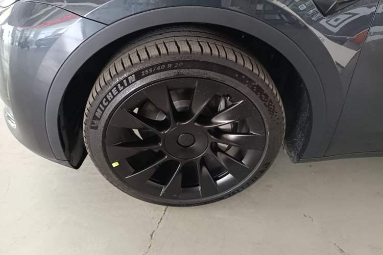 Used Tesla Model Y 2024 Rear-Wheel-Drive Version Left Front Wheel Hub
