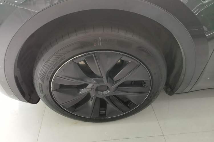Used Tesla Model Y 2024 Rear-Wheel-Drive Version Left Front Wheel Hub