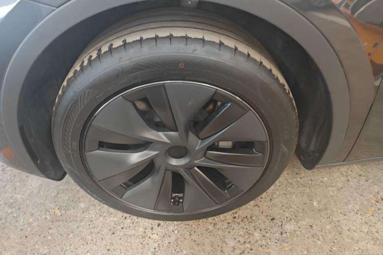 Used Tesla Model Y 2024 Rear-Wheel-Drive Version Left Front Wheel Hub