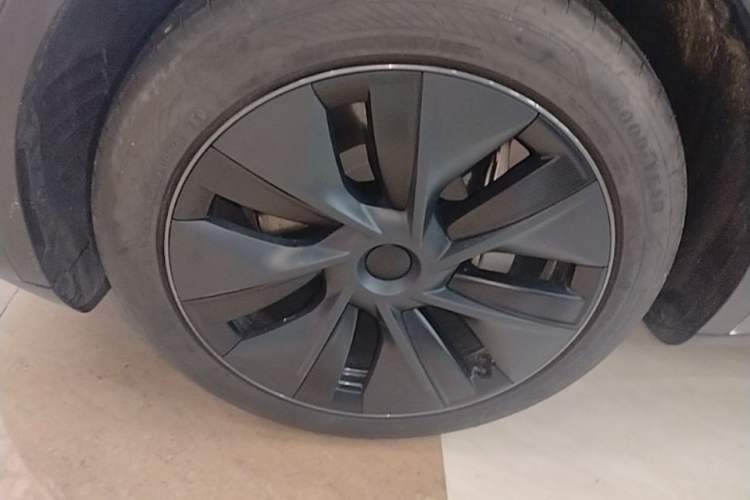 Used Tesla Model Y 2024 Rear-Wheel-Drive Version Left Front Wheel Hub