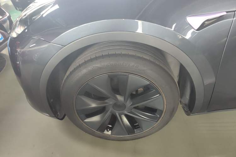 Used Tesla Model Y 2024 Rear-Wheel-Drive Version Left Front Wheel Hub